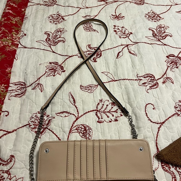 Guess Wallet - Picture 12 of 16